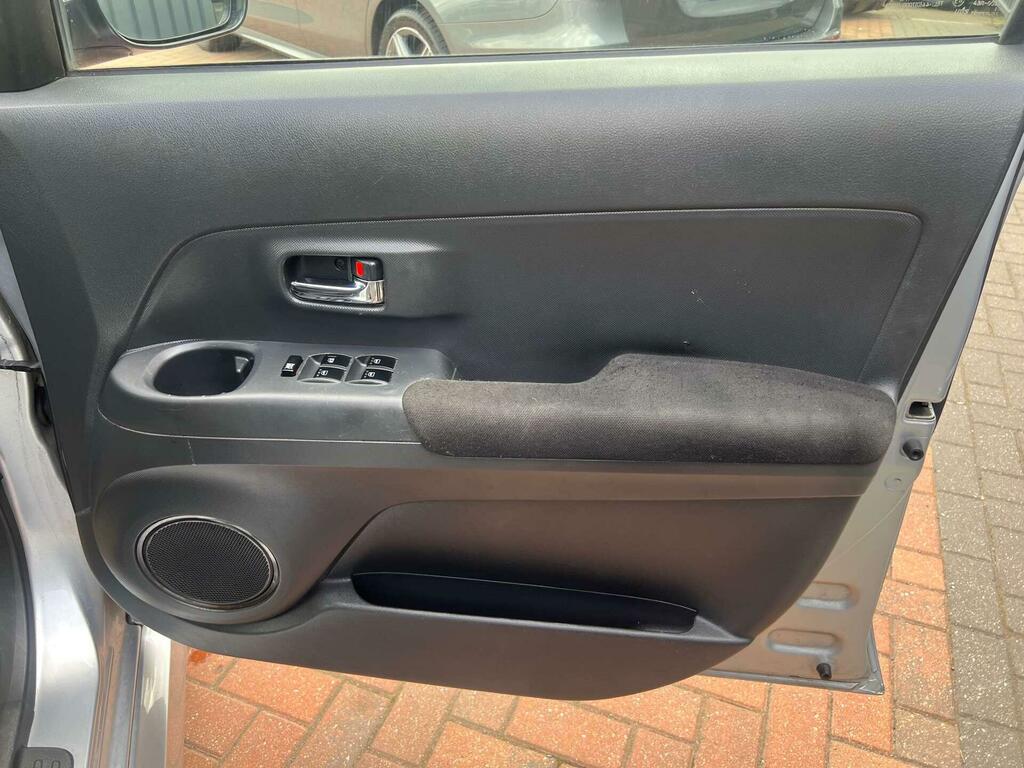 Daihatsu Materia 1.5 Silver #37