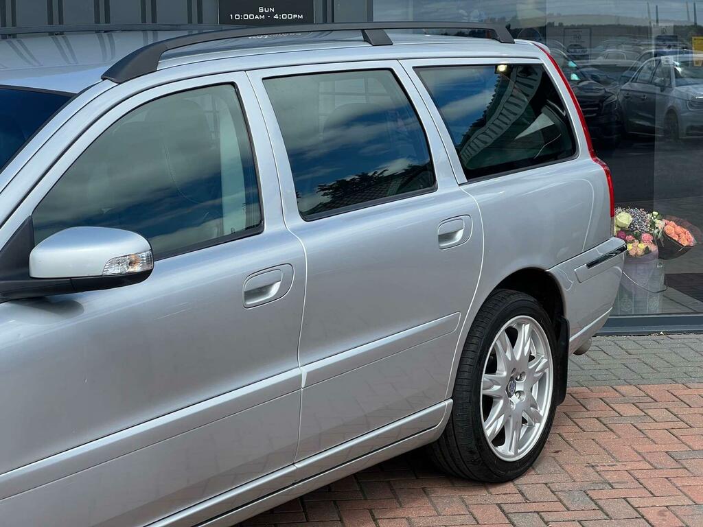 Volvo V70 Se Lux Silver #2