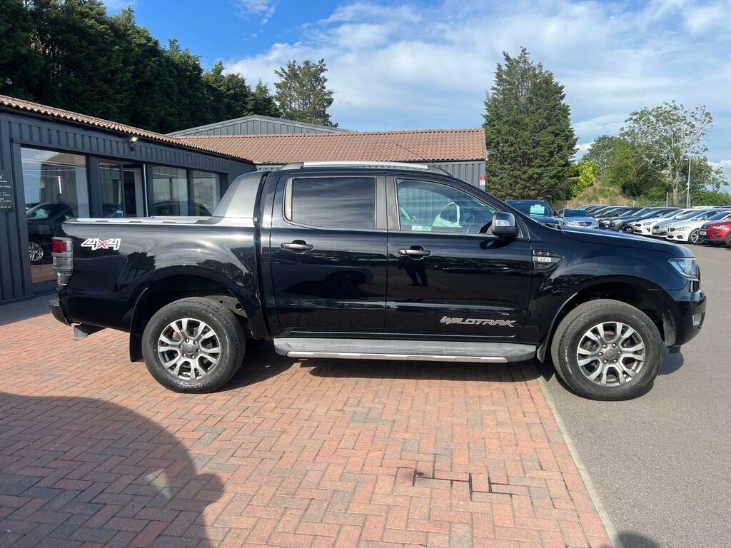 Ford Ranger Wildtrak Black #5