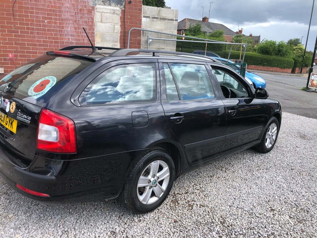 Skoda Octavia 1.6 Tdi Cr Greenline II Black #5