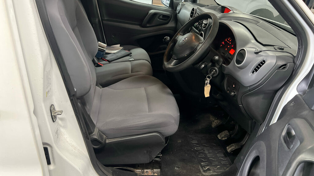 Citroen Berlingo Citroen Berlingo White #2