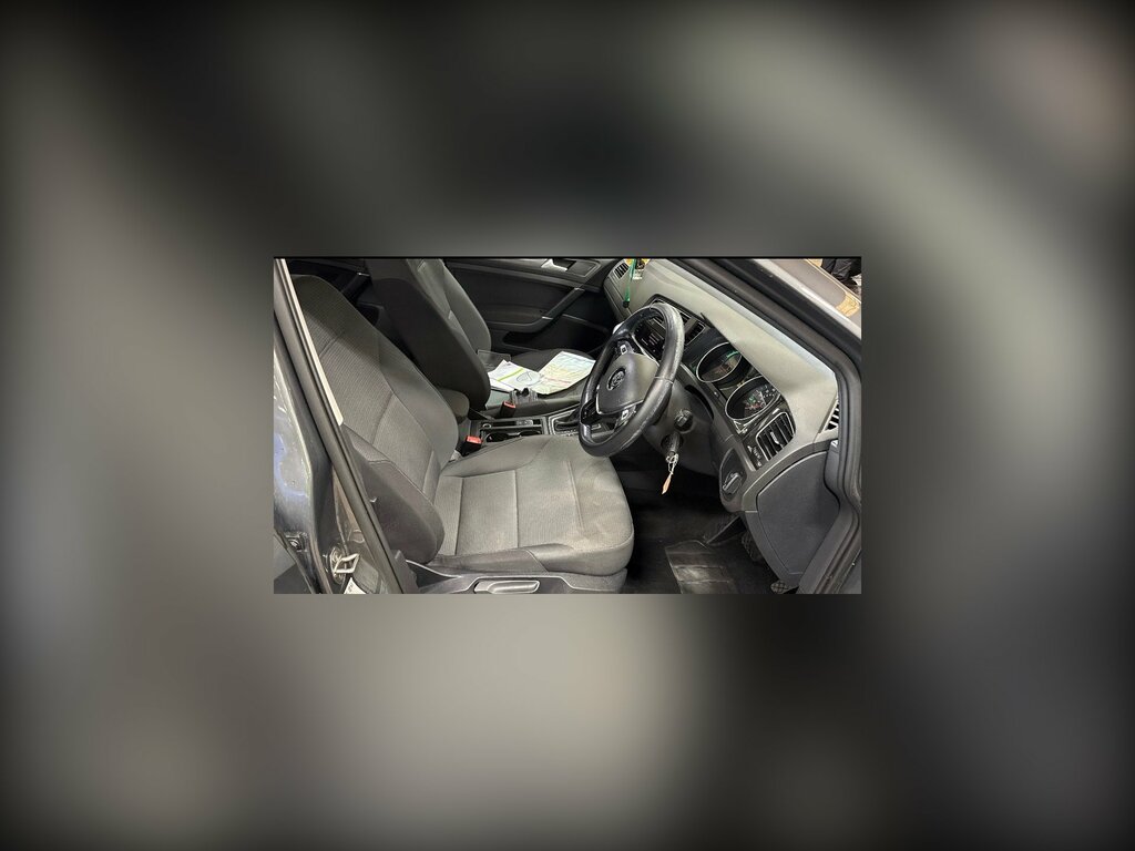Volkswagen e-Golf 35.8Kwh E-golf Hatchback 136 Ps Grey #3