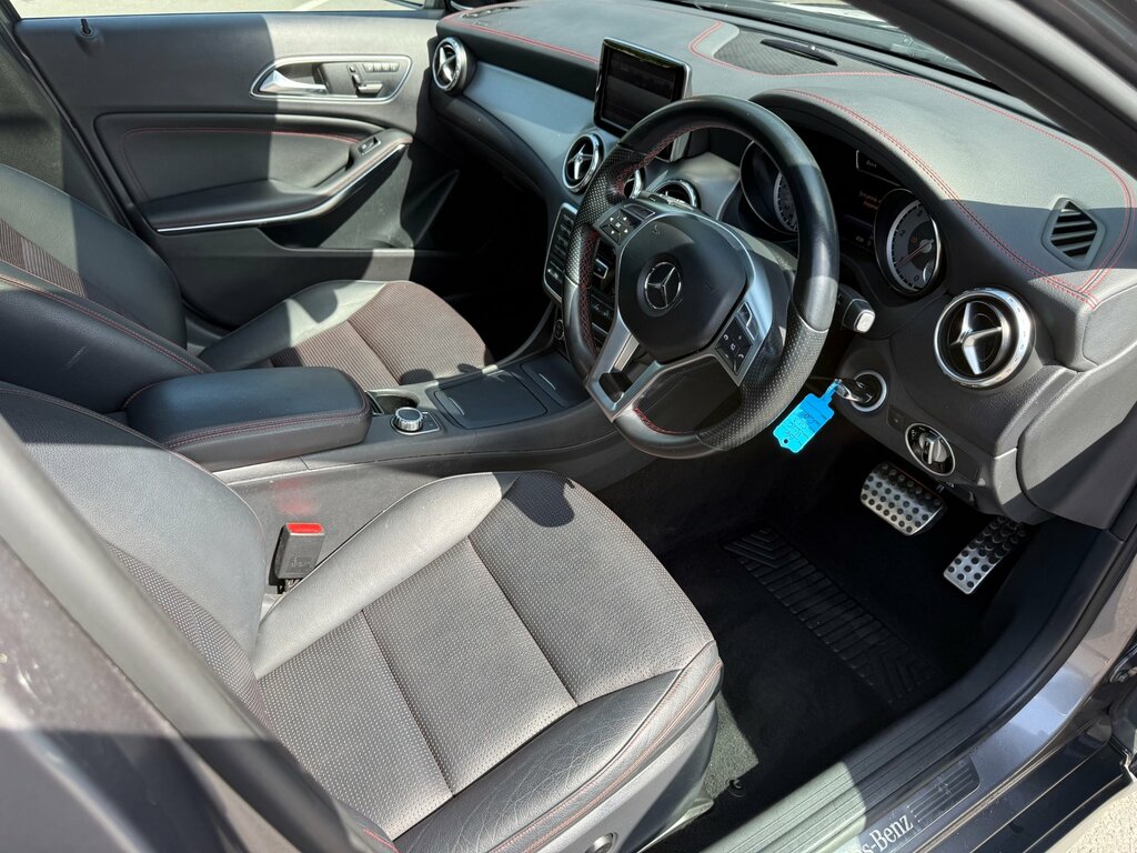 Mercedes-Benz GLA Class Gla220 Amg Line Premiumcdi 4Matic Silver #8