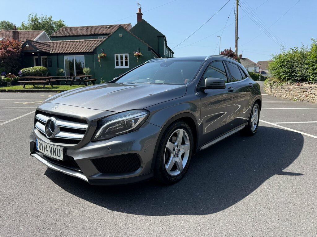 Mercedes-Benz GLA Class Gla220 Amg Line Premiumcdi 4Matic Silver #1