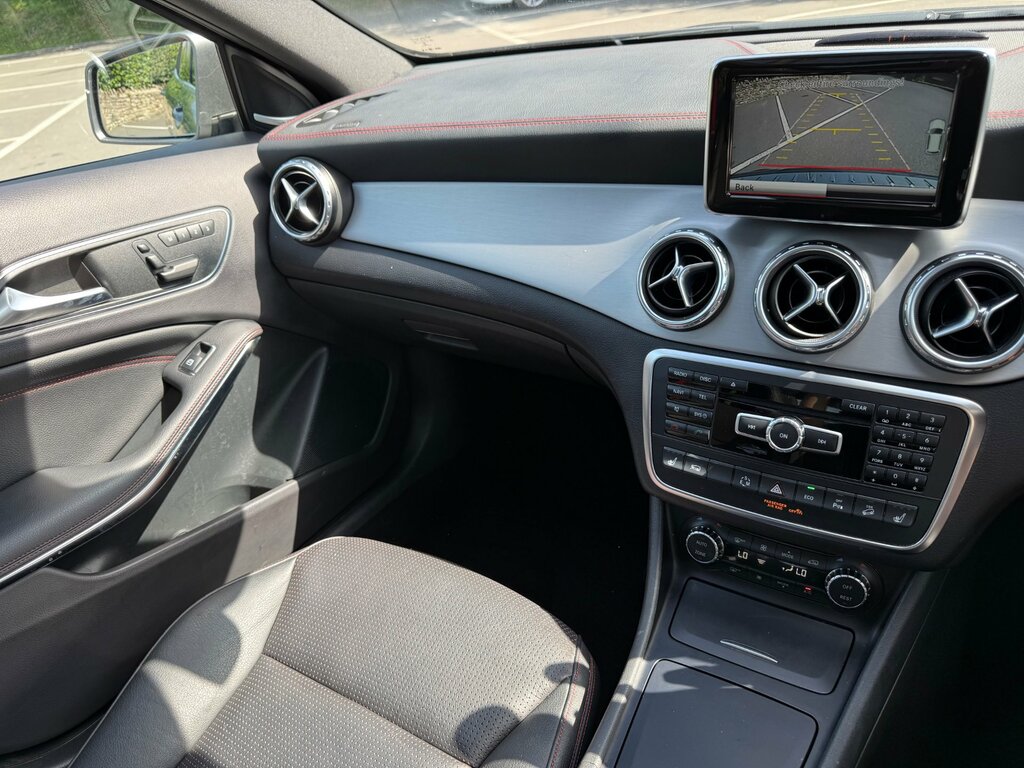 Mercedes-Benz GLA Class Gla220 Amg Line Premiumcdi 4Matic Silver #13