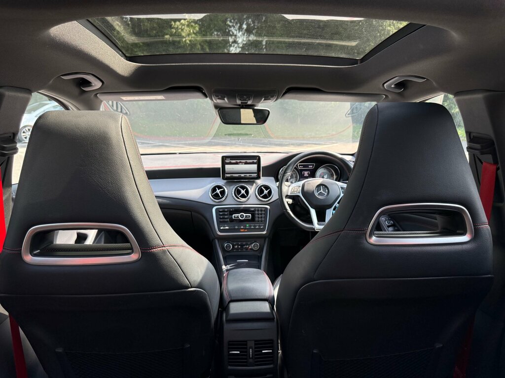 Mercedes-Benz GLA Class Gla220 Amg Line Premiumcdi 4Matic Silver #12