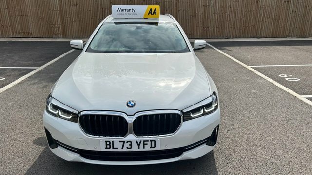 BMW 5 Series 520D Mht Se Touring White #2