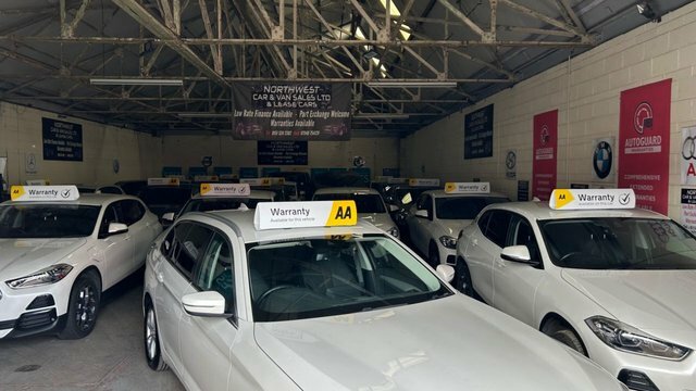 BMW 5 Series 520D Mht Se Touring White #4