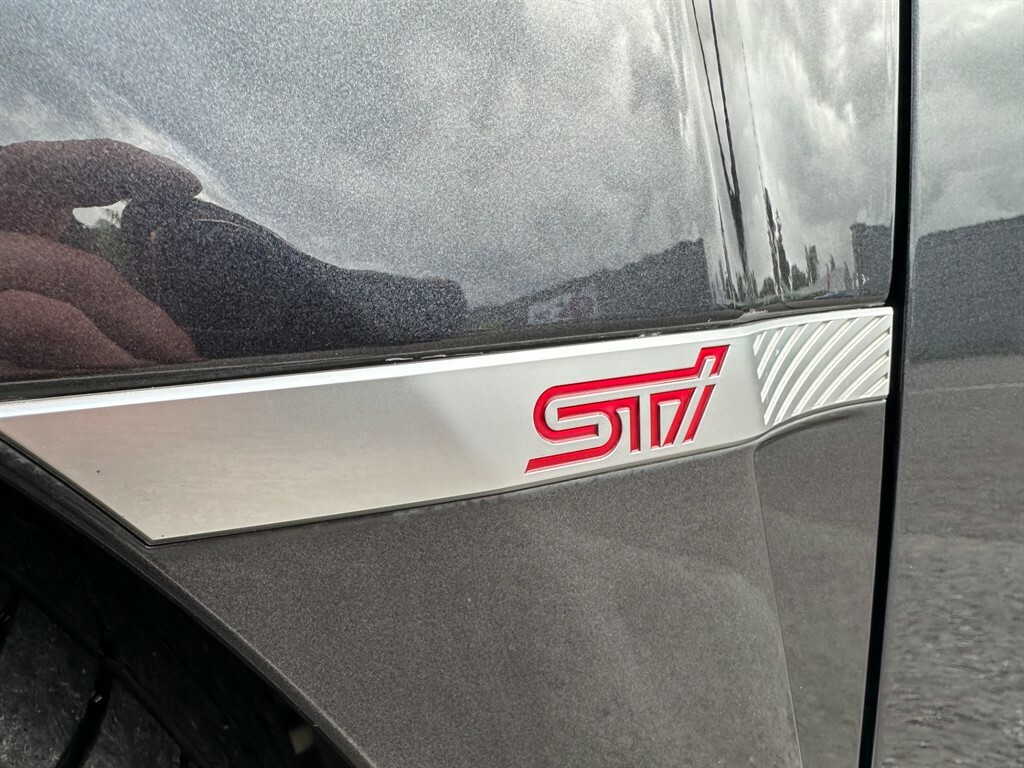 Subaru Impreza Saloon White #18