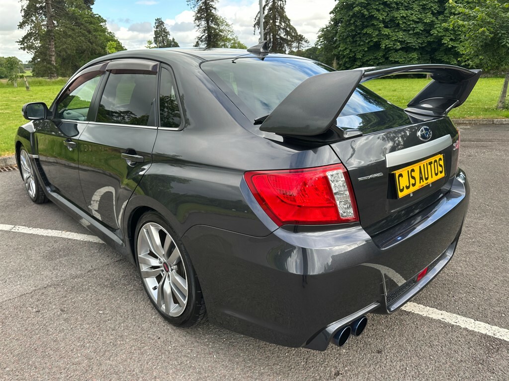 Subaru Impreza Saloon White #8