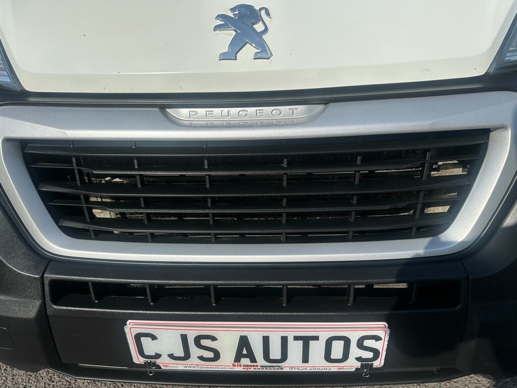 Peugeot Boxer Bluehdi 335 L2h2 Professional Pv GF21AUT White #3