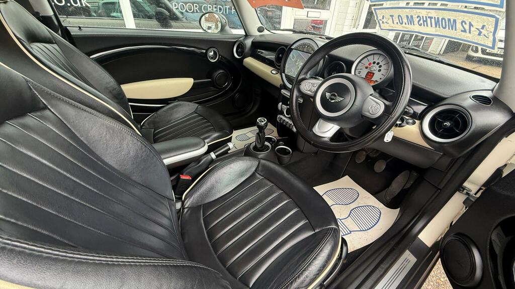 Mini Hatch 1.4 One Yellow #9