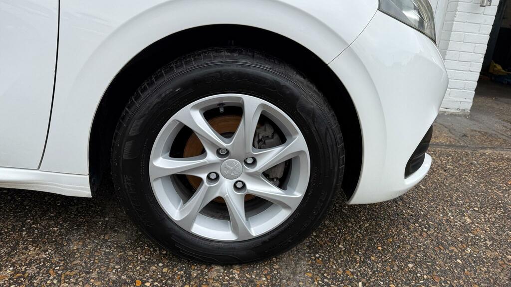 Peugeot 208 Hatchback Silver #22