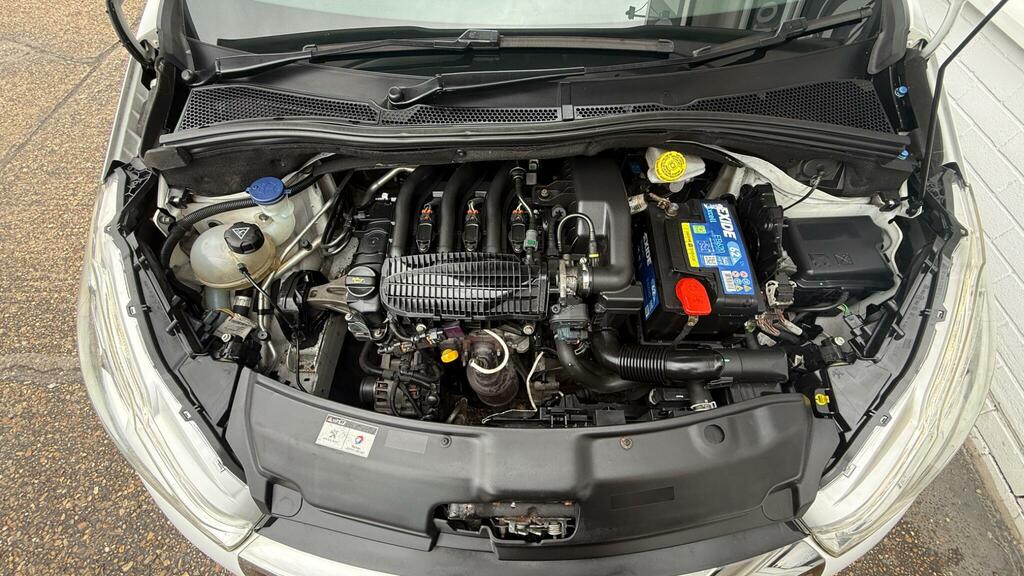 Peugeot 208 Hatchback Silver #13