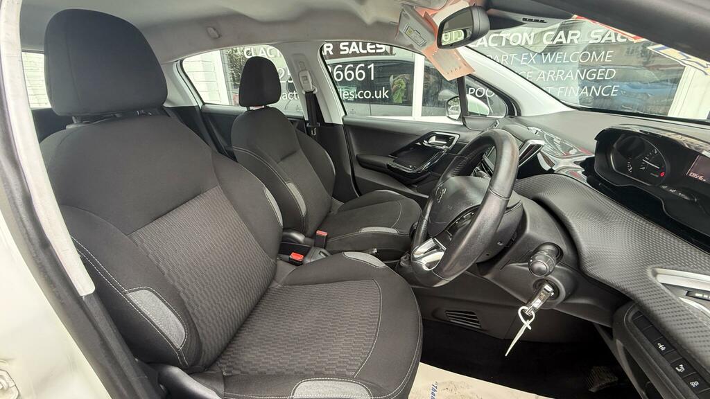 Peugeot 208 Hatchback Silver #10