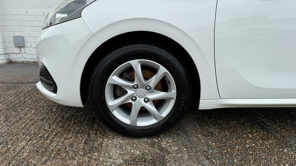 Peugeot 208 Hatchback Silver #20