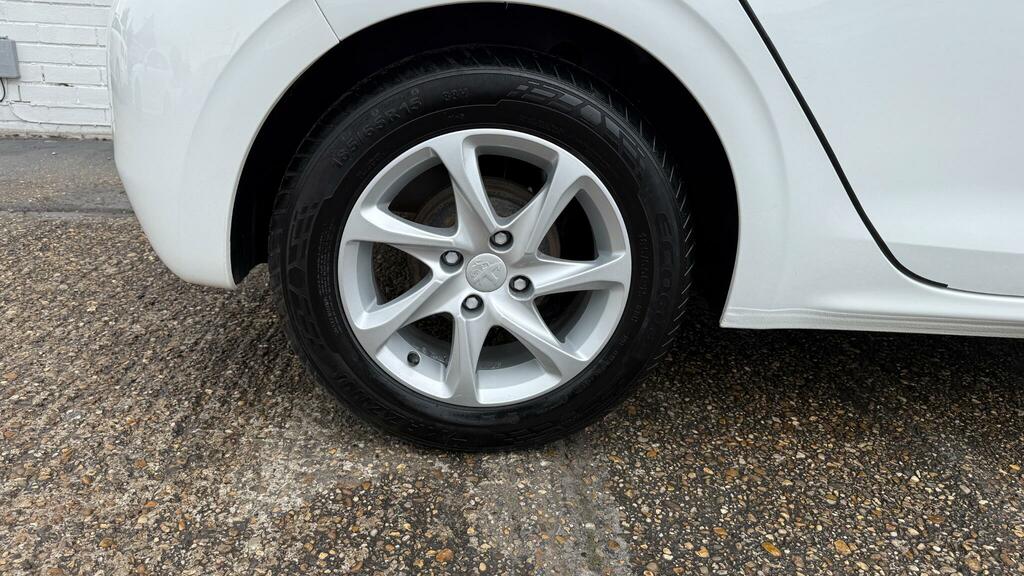 Peugeot 208 Hatchback Silver #21