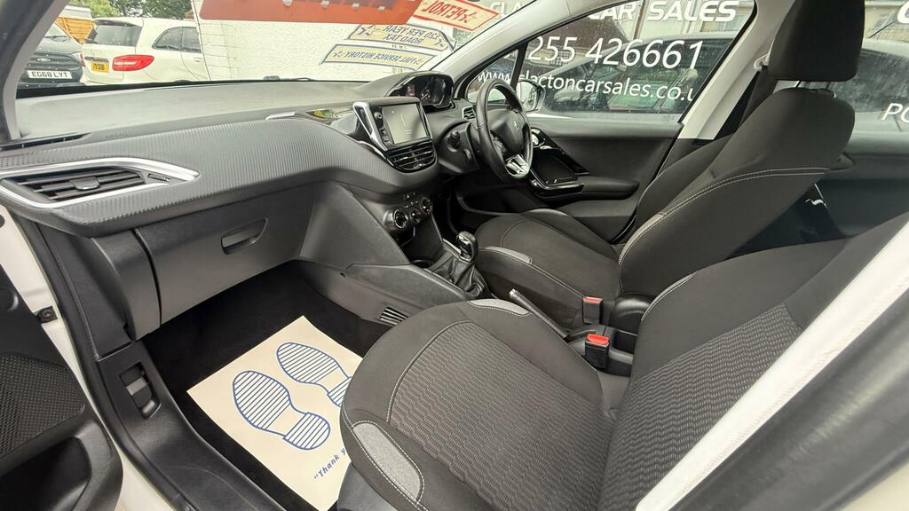 Peugeot 208 Hatchback Silver #16