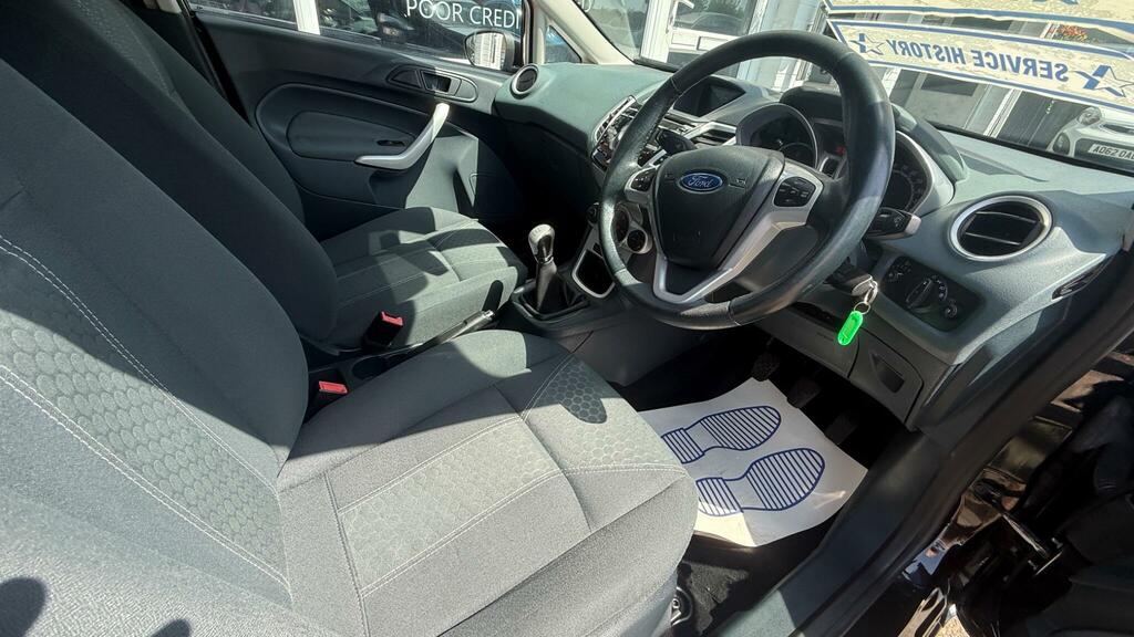 Ford Fiesta 1.25 Style Red #9