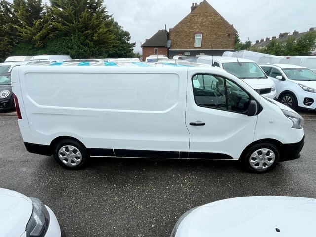 Renault Trafic Mpv Silver #10