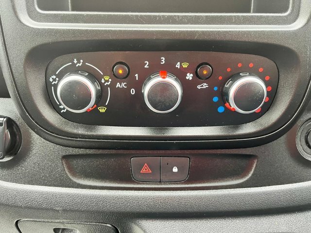 Renault Trafic Mpv Silver #15