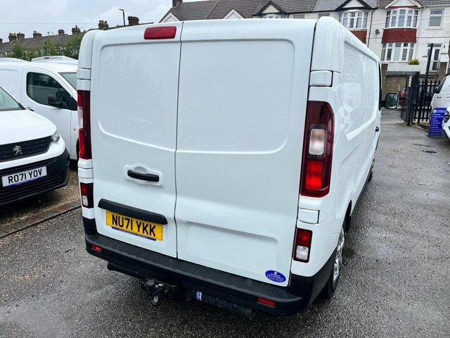 Renault Trafic Mpv Silver #9
