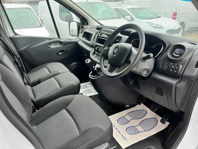 Renault Trafic Mpv Silver #13
