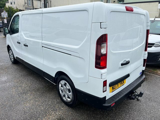 Renault Trafic Mpv Silver #7