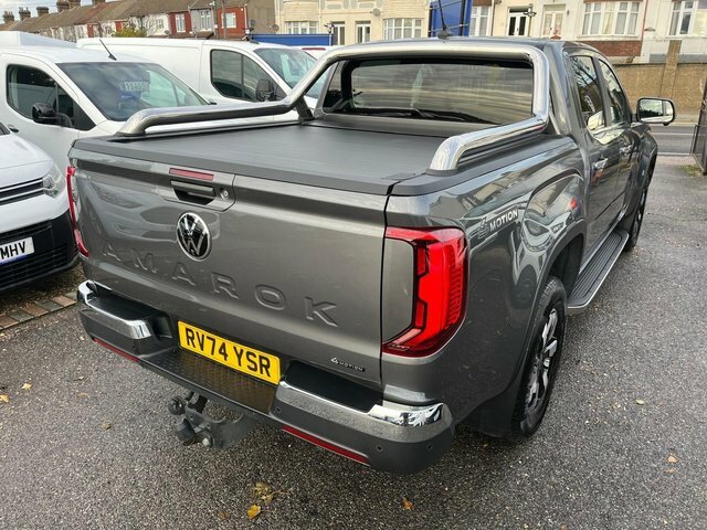 Volkswagen Amarok Pickup Black #9