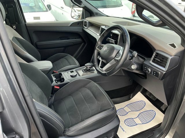 Volkswagen Amarok Pickup Black #13