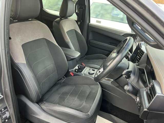 Volkswagen Amarok Pickup Black #12