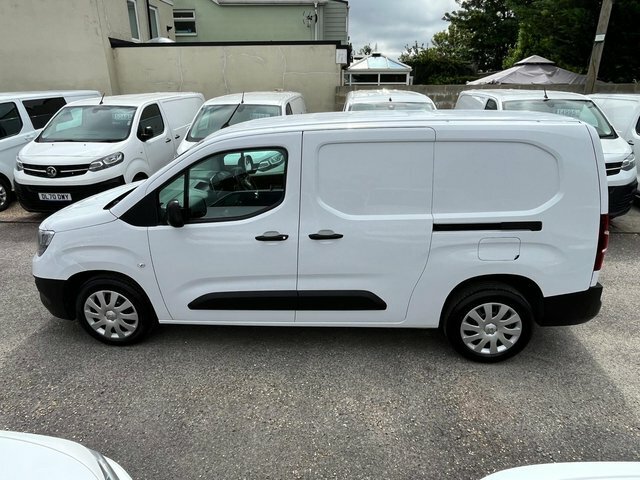 Vauxhall Combo 1.5 Turbo D 2300 Prime L2 H1 Euro 6 S S 6Dr White #5