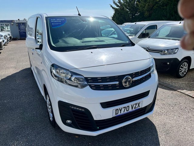 Vauxhall Vivaro 2.0 Turbo D 3100 Sportive L2 H1 Euro 6 S S White #2
