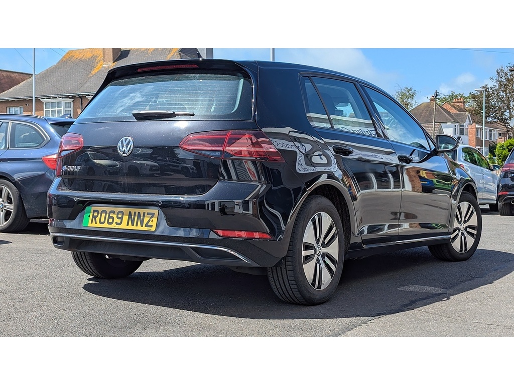 Volkswagen e-Golf 35.8Kwh E-golf Hatchback 136 Ps RO69NNZ Black #4