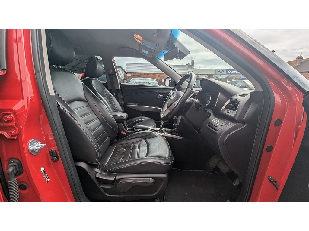 SsangYong Tivoli E-xgi Ultimate Suv Black #7