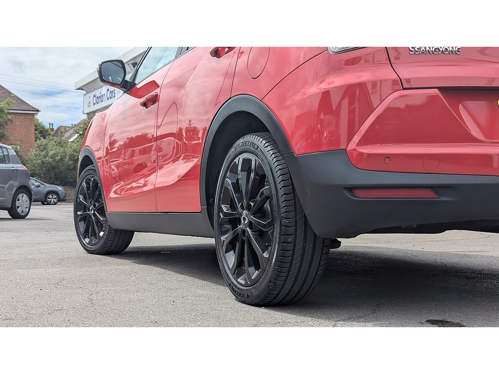 SsangYong Tivoli 1.6 E-xgi Elx Suv Euro 6 128 Ps Red #4