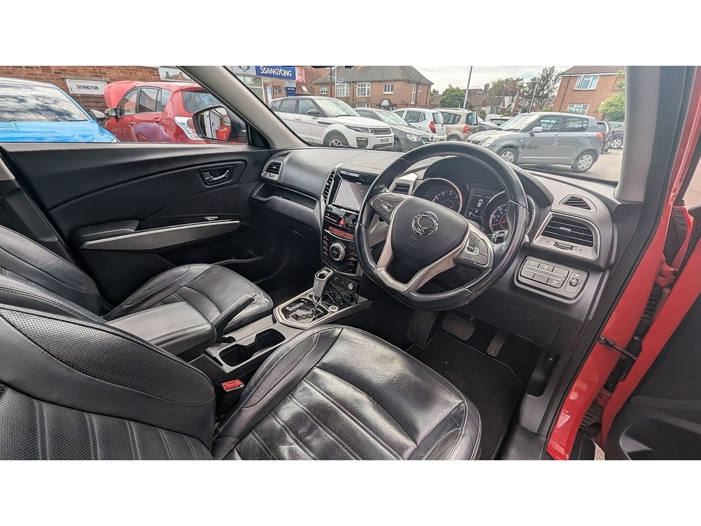 SsangYong Tivoli E-xgi Ultimate Suv Black #14
