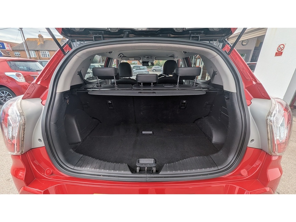 SsangYong Tivoli E-xgi Ultimate Suv Black #10