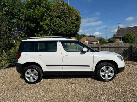 Skoda Yeti 2013 13 2.0 White #4