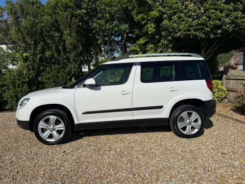 Skoda Yeti 2013 13 2.0 White #3