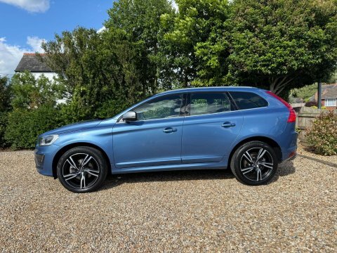 Volvo XC60 2016 16 2.0 Blue #3