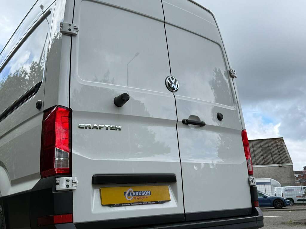 Volkswagen Crafter Cr35 Trendline Mwb 2.0Tdi Choice GL73JPO White #4