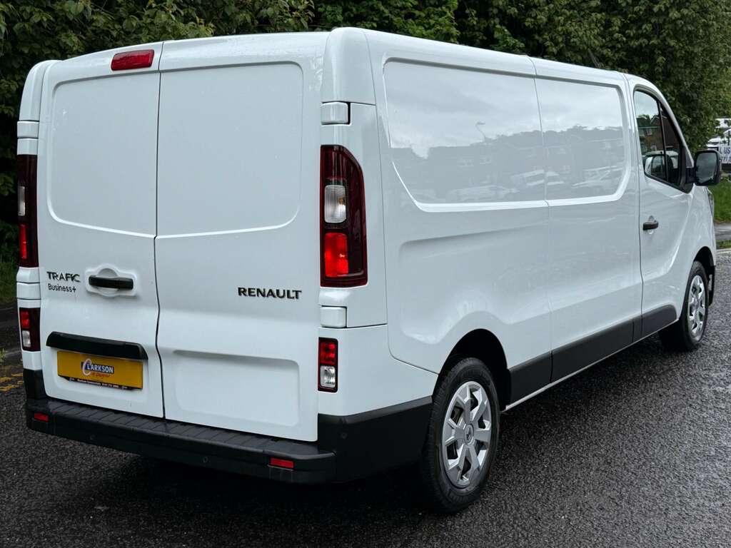 Renault Trafic Ll30 Business Blue 2.0 Dci L2 HK23VYE White #4