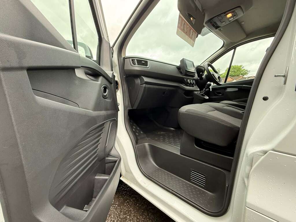 Renault Trafic Ll30 Business Blue 2.0 Dci L2 HK23VYE White #6