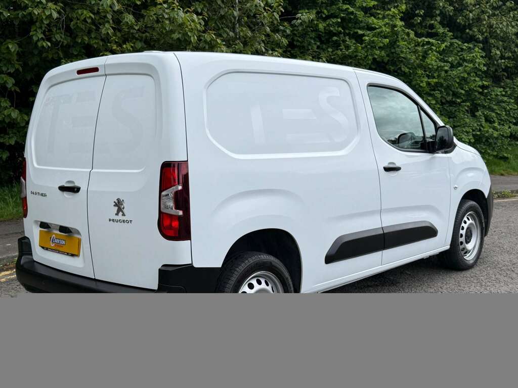 Peugeot Partner 1.5 Partner Professional Premium Bhdi CA23ZKU White #2