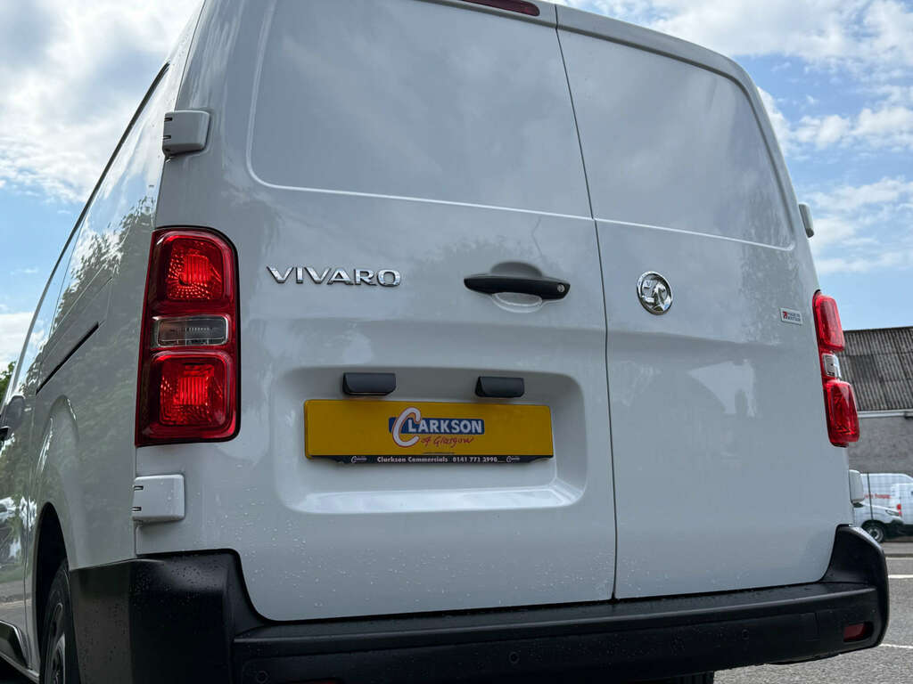 Vauxhall Vivaro F2900 Dynamic L2 Choice DV72UYY White #2