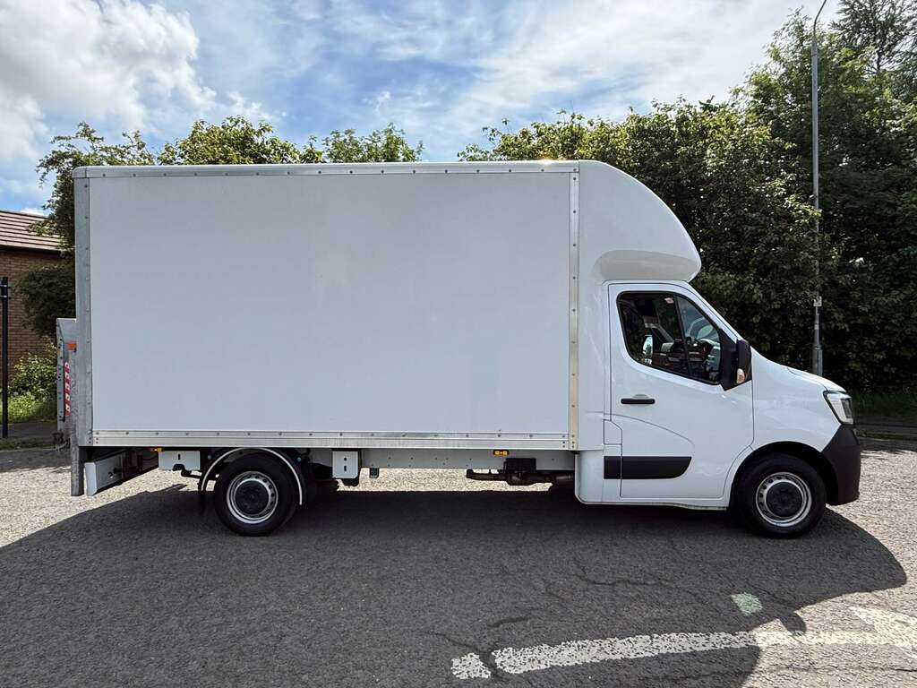 Renault Master 145 Red Edition Low Loader Luton Euro 6 White #9