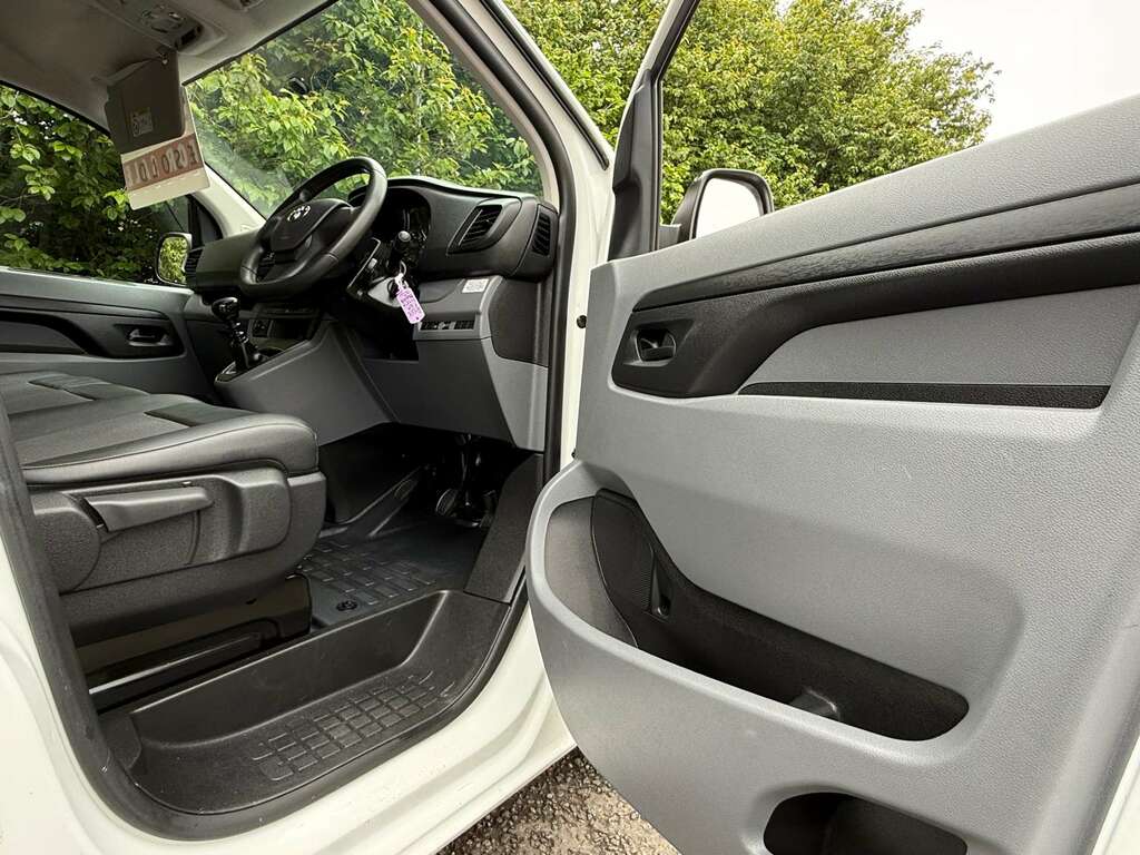 Toyota PROACE 2.0 Proace Active L2 Same As Vivaro White #4