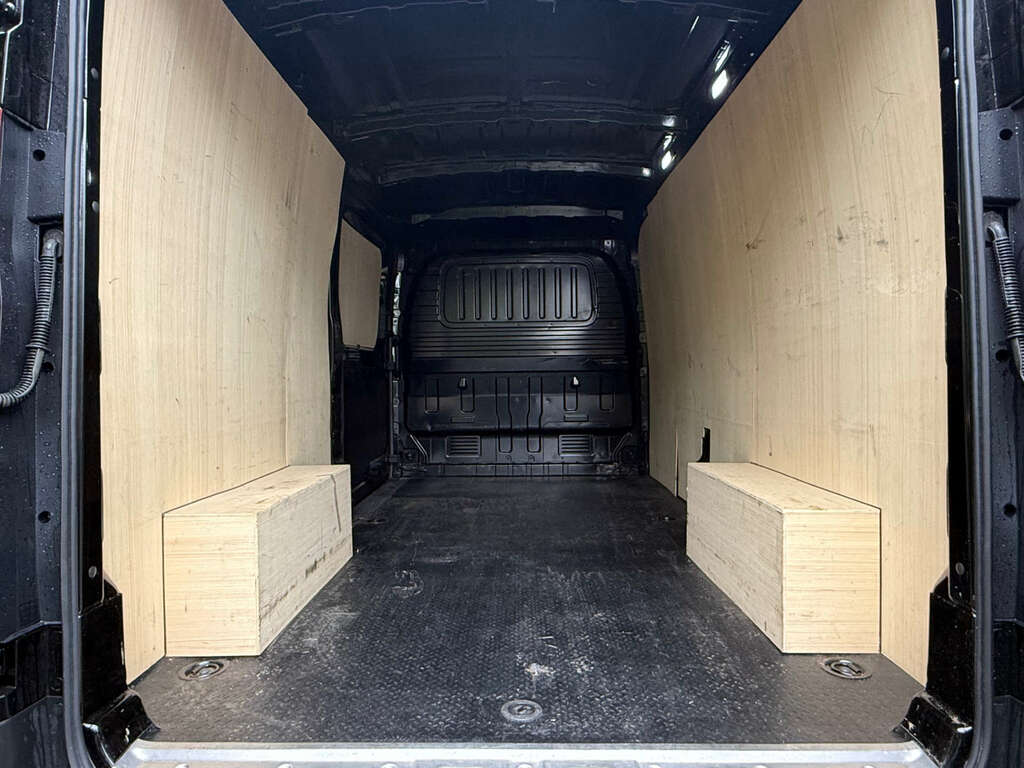 Maxus Deliver 9 2.0 Lwb Choice Black