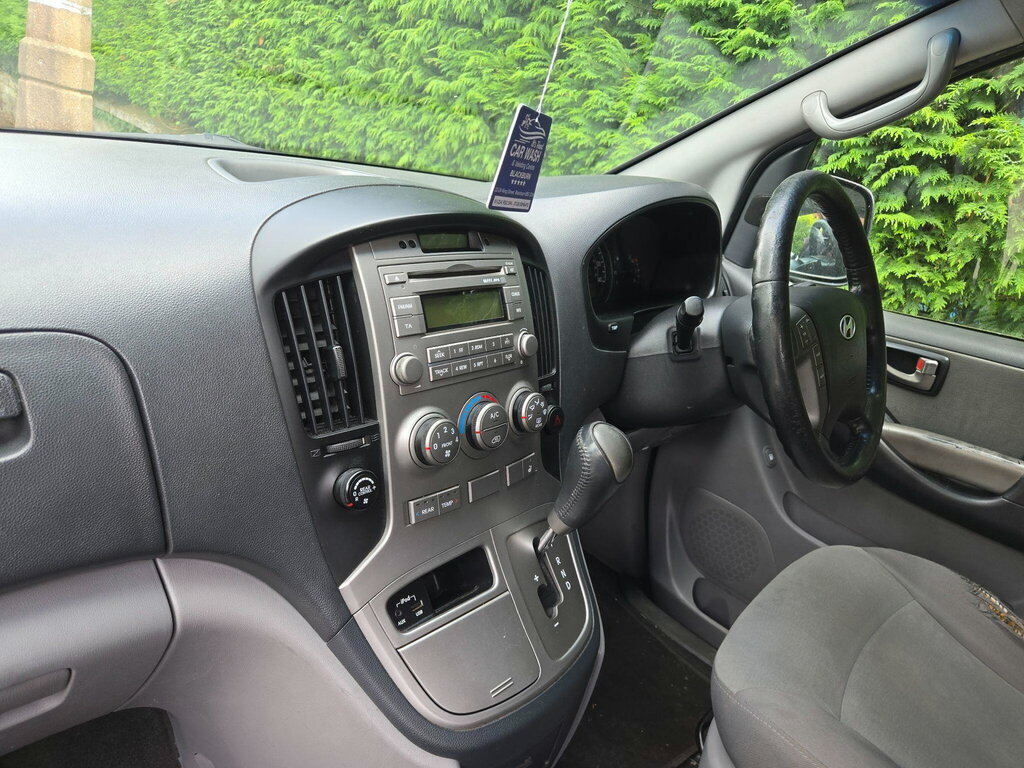 Hyundai I800 Style Black #9